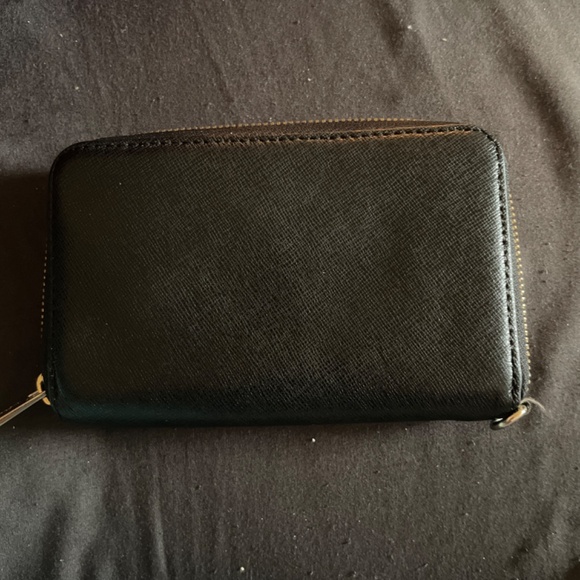 Michael Kors Black Wallet - Picture 5 of 6